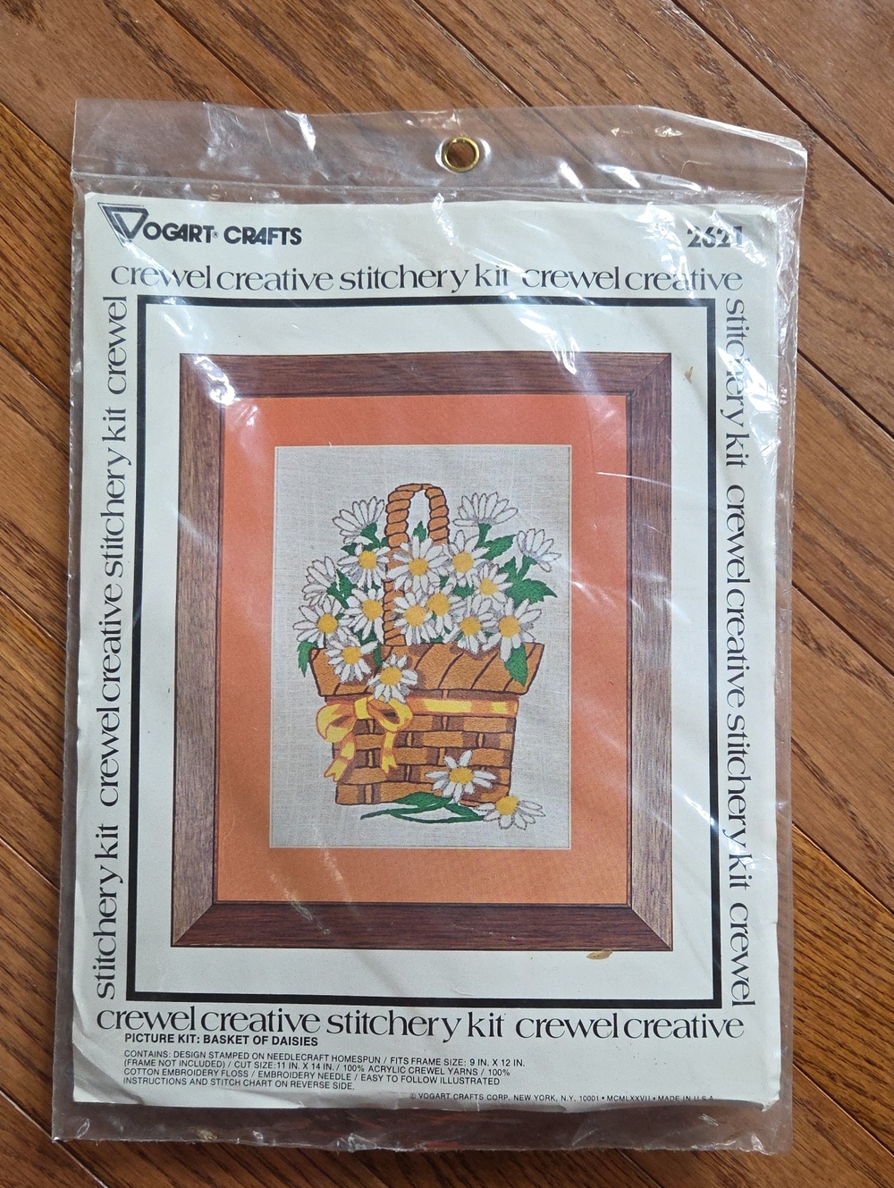 Vintage NOS Vogart Crewel Embroidery Kit Basket of Daisies 2621 USA